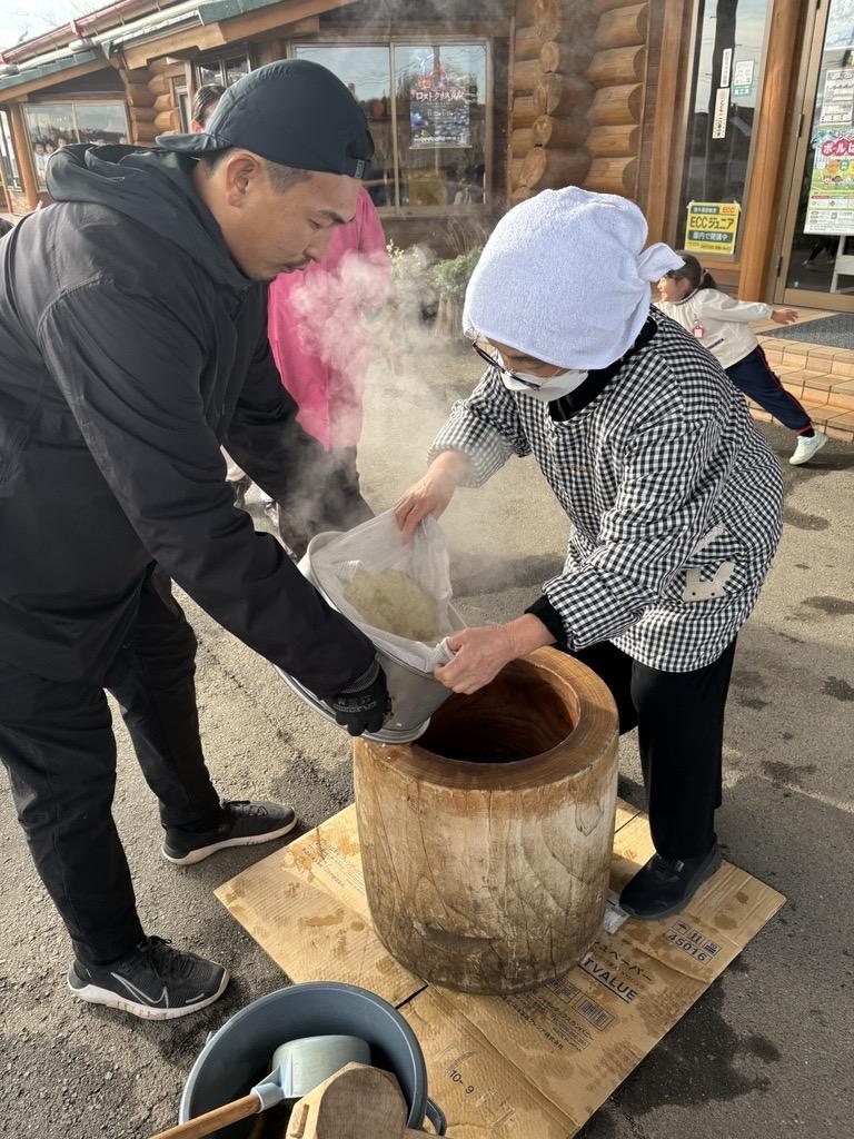 お餅つき